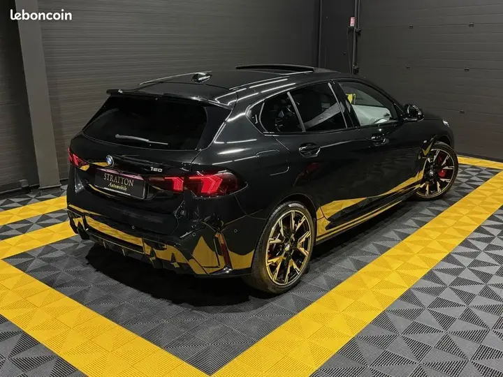 BMW 1 Series 2025 photo 3