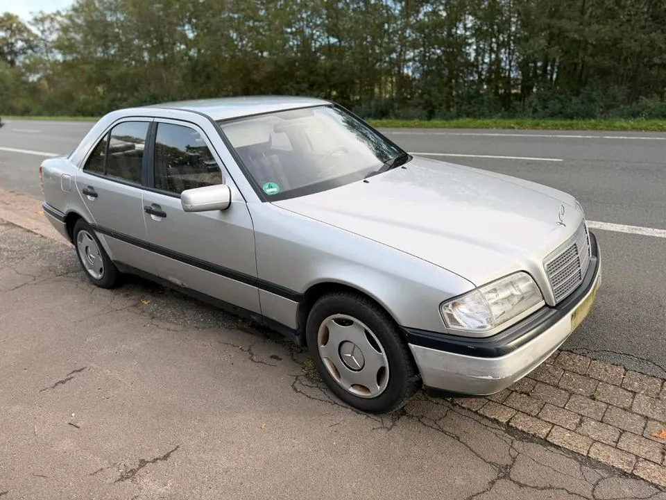Mercedes-Benz C220