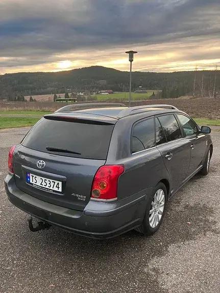 Toyota Avensis 2005 photo 4