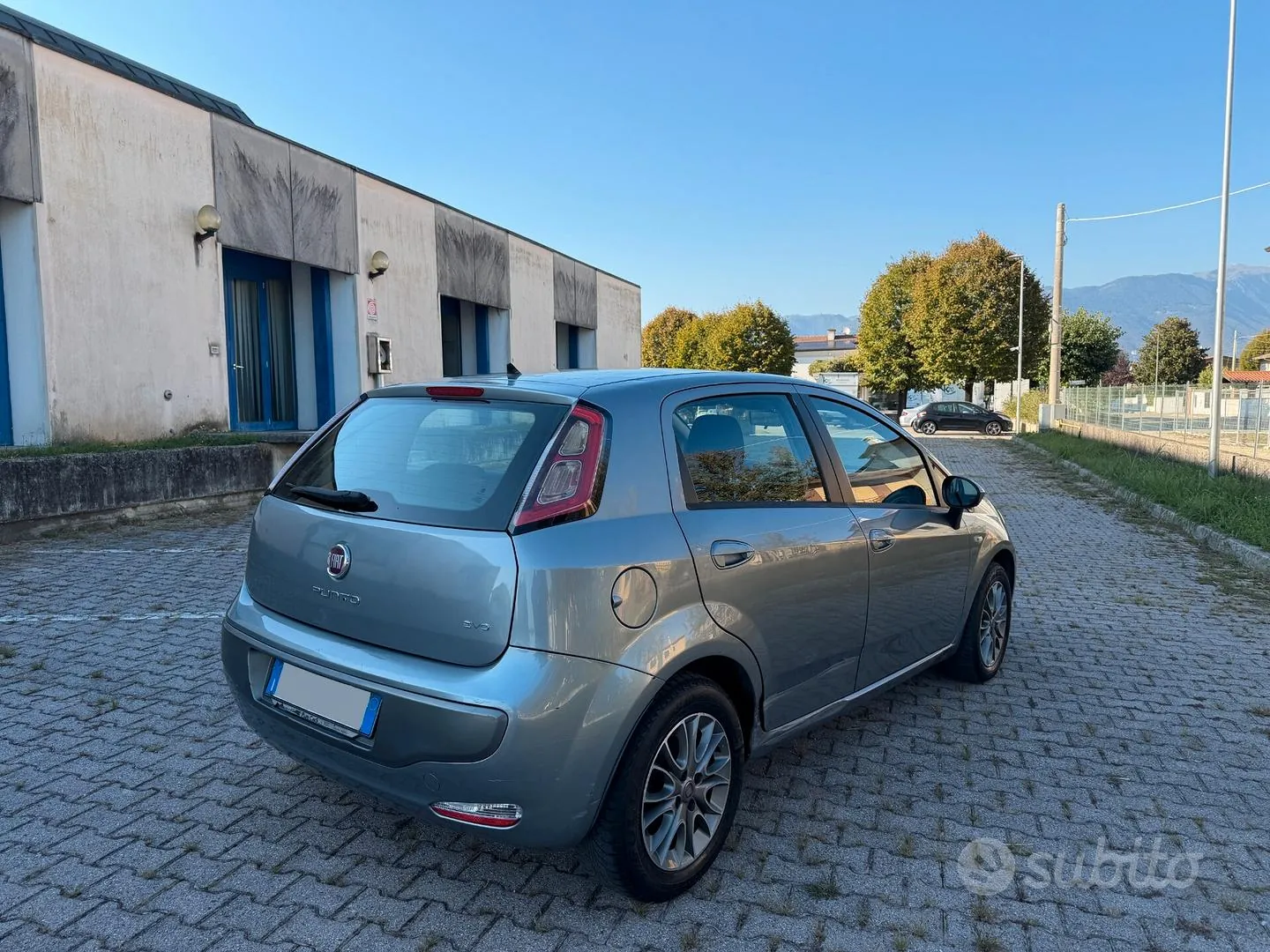 Fiat Punto Evo 2011 photo 3