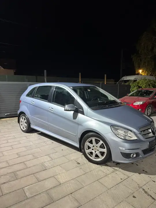 Mercedes-Benz B-Class 2008 photo 2