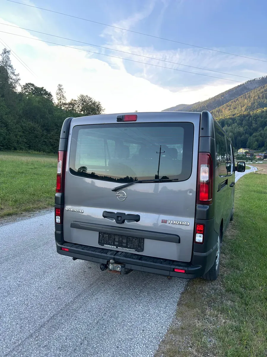 Opel Vivaro 2017 photo 3