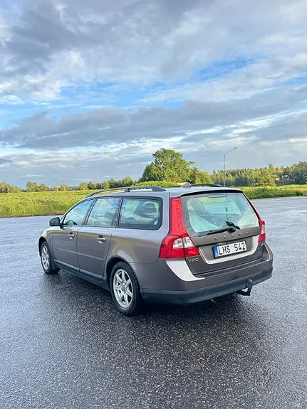 Volvo V70 2009 photo 3