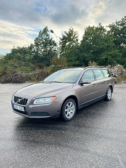 Volvo V70 2009 photo 2