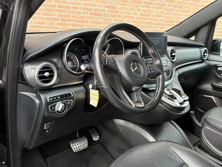 Mercedes-Benz V-Class 2016 photo 2