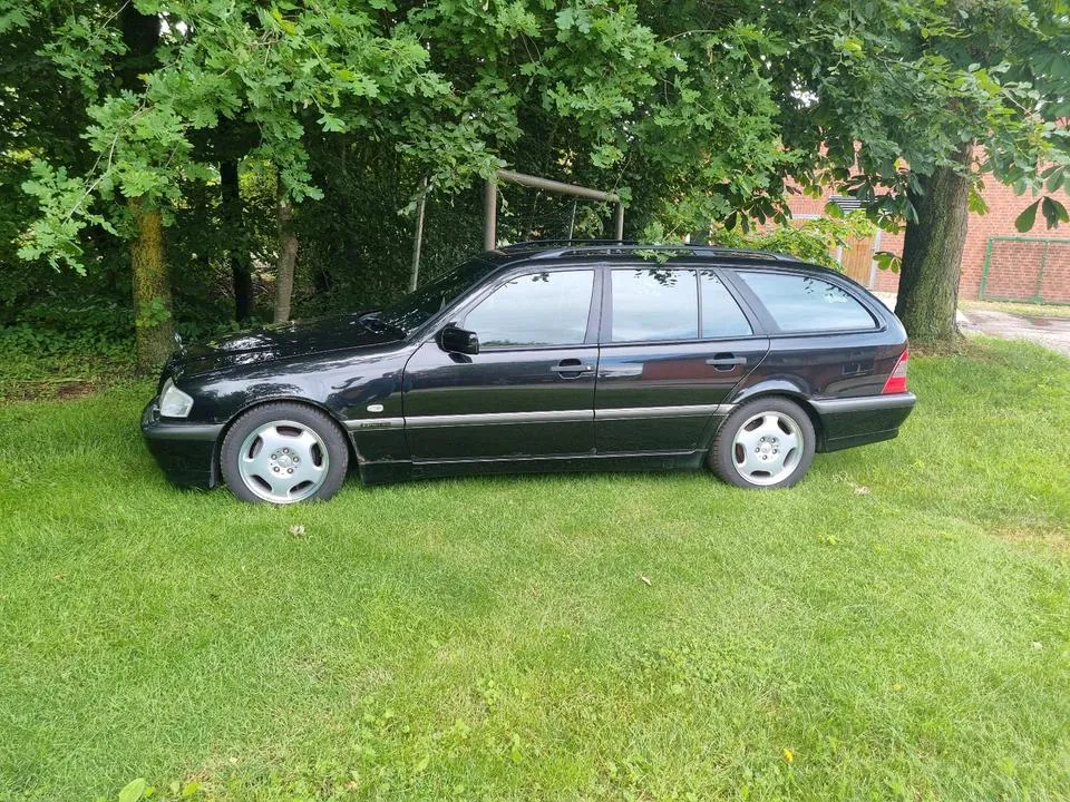 Mercedes-Benz W202