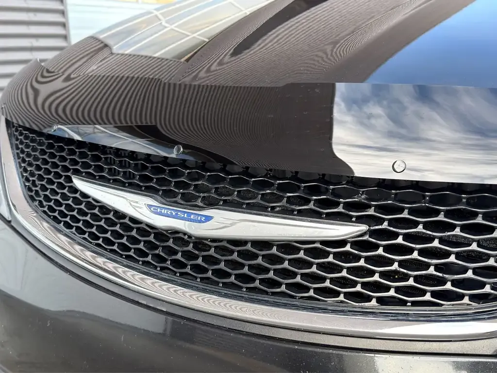 Chrysler Pacifica 2017 photo 3