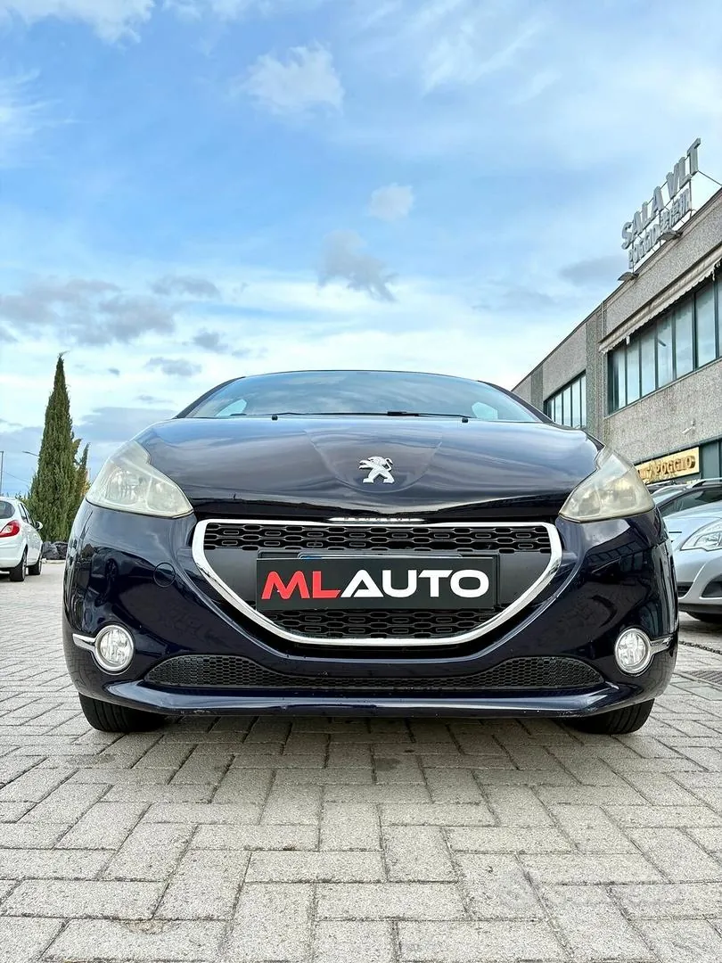Peugeot 208 2015 photo 3