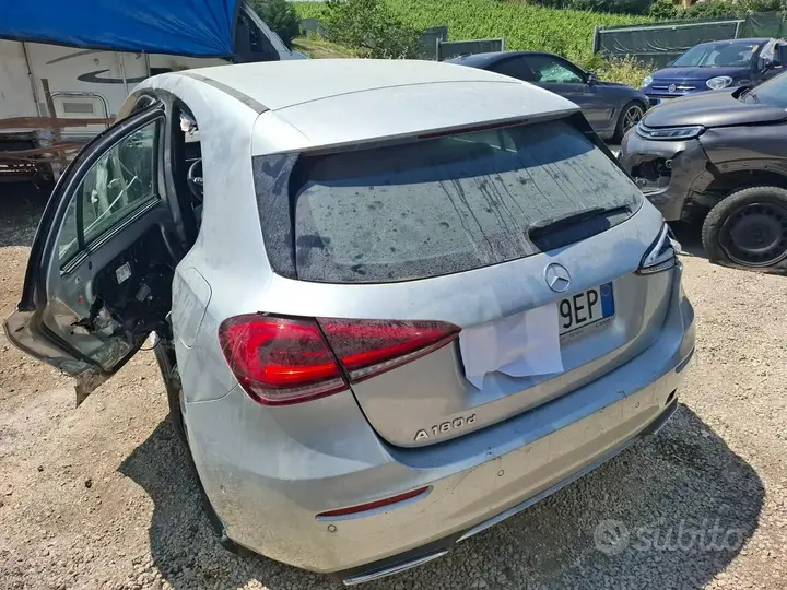 Mercedes-Benz A 180 2018 photo 5
