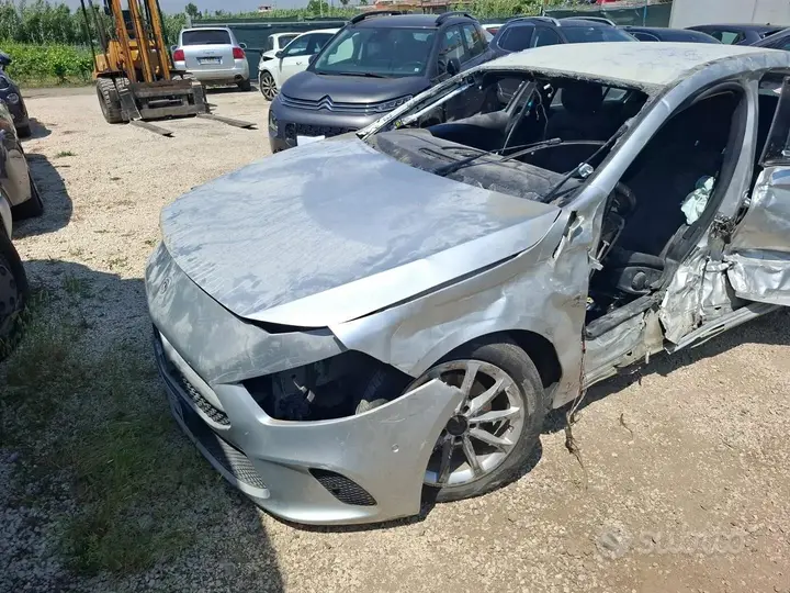 Mercedes-Benz A 180 2018 photo 2