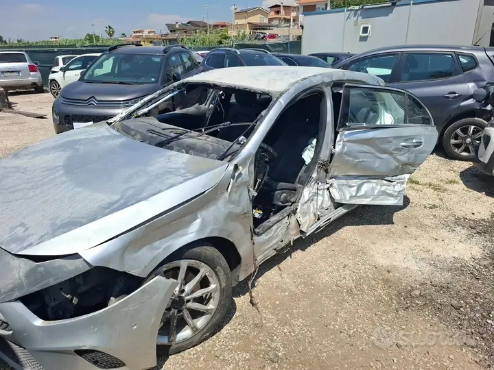 Mercedes-Benz A 180 2018 photo 3