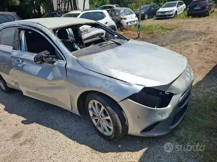 Mercedes-Benz A 180
