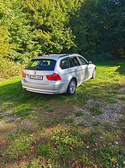 BMW 320D 2011 photo 3