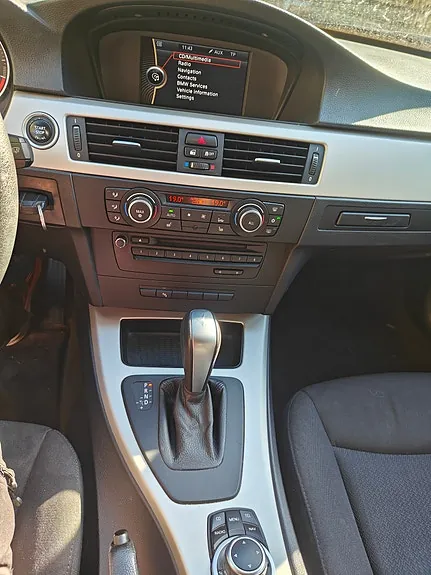 BMW 320D 2011 photo 5