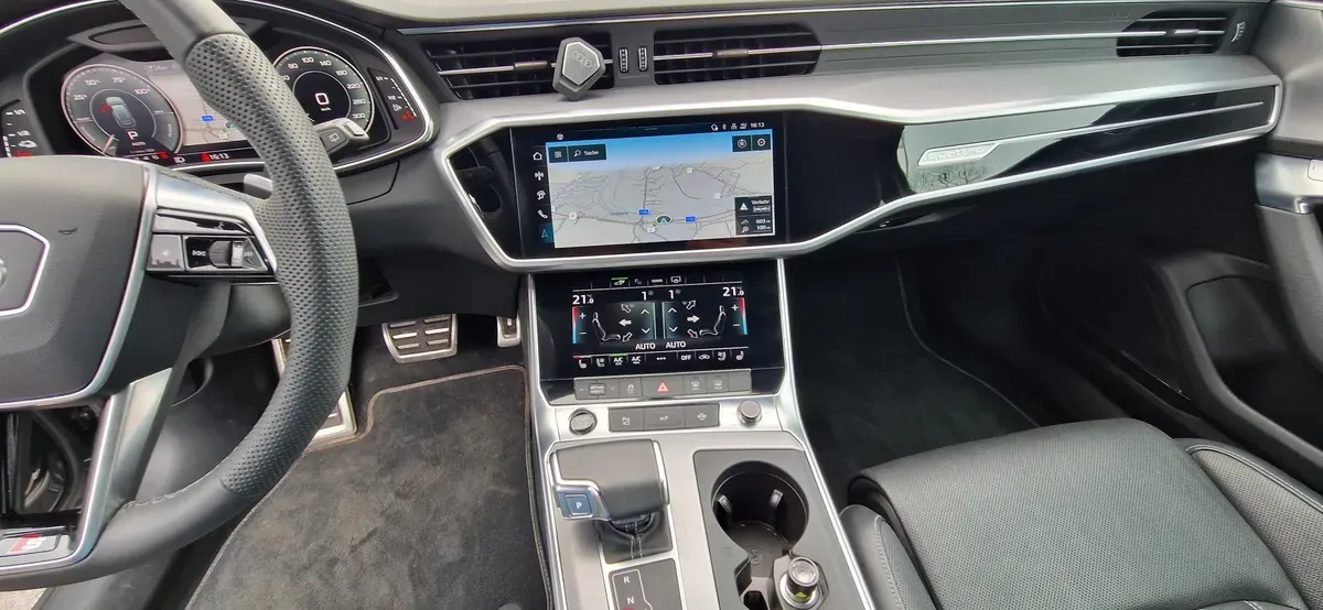 Audi A6 2023 photo 3
