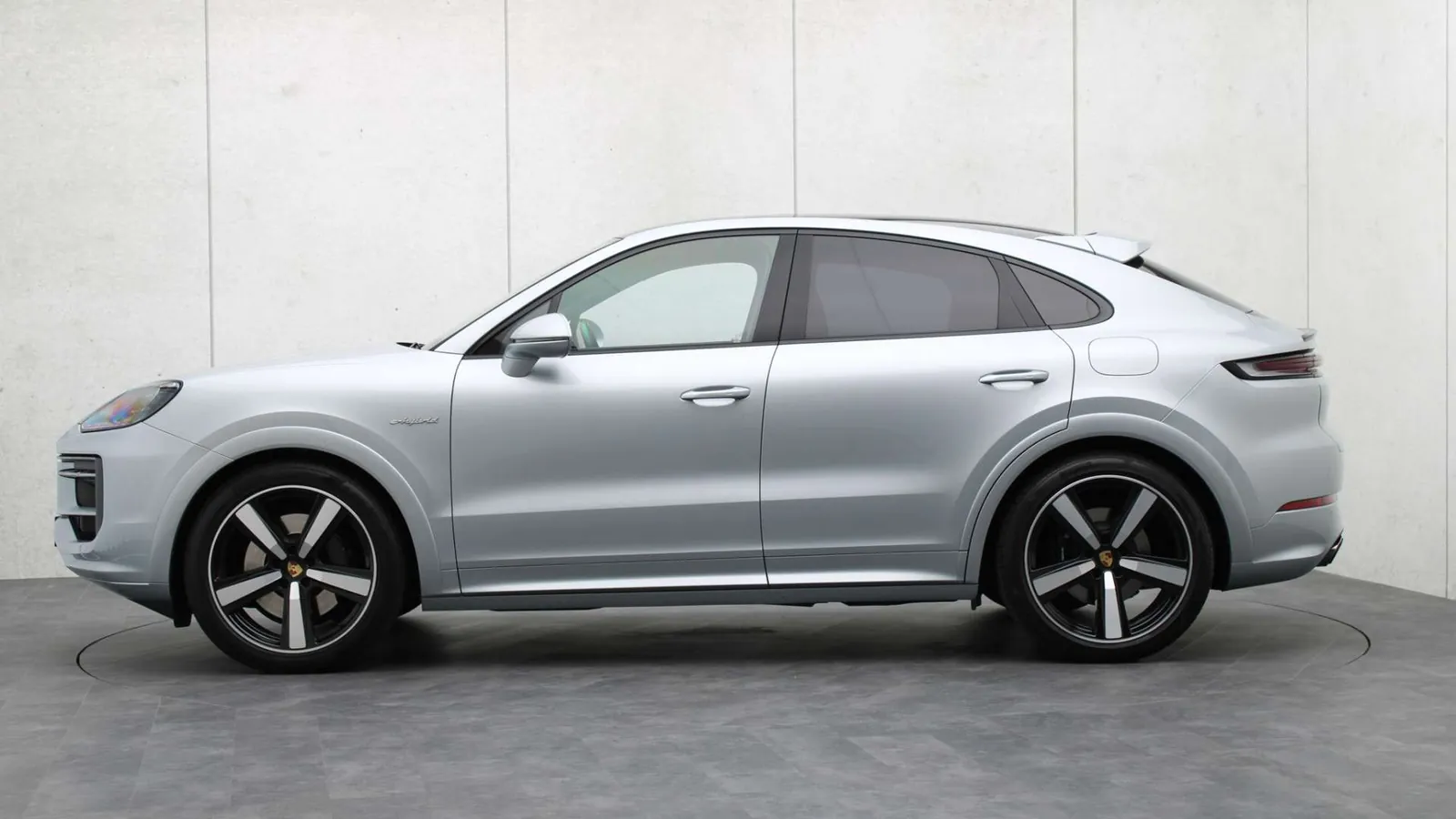 Porsche Cayenne 2024 photo 2