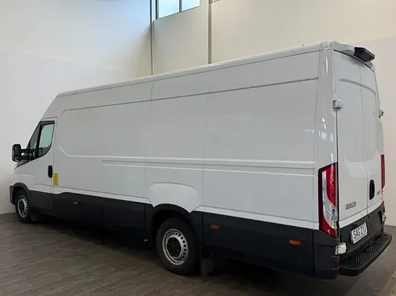 Iveco Daily 2023 photo 4