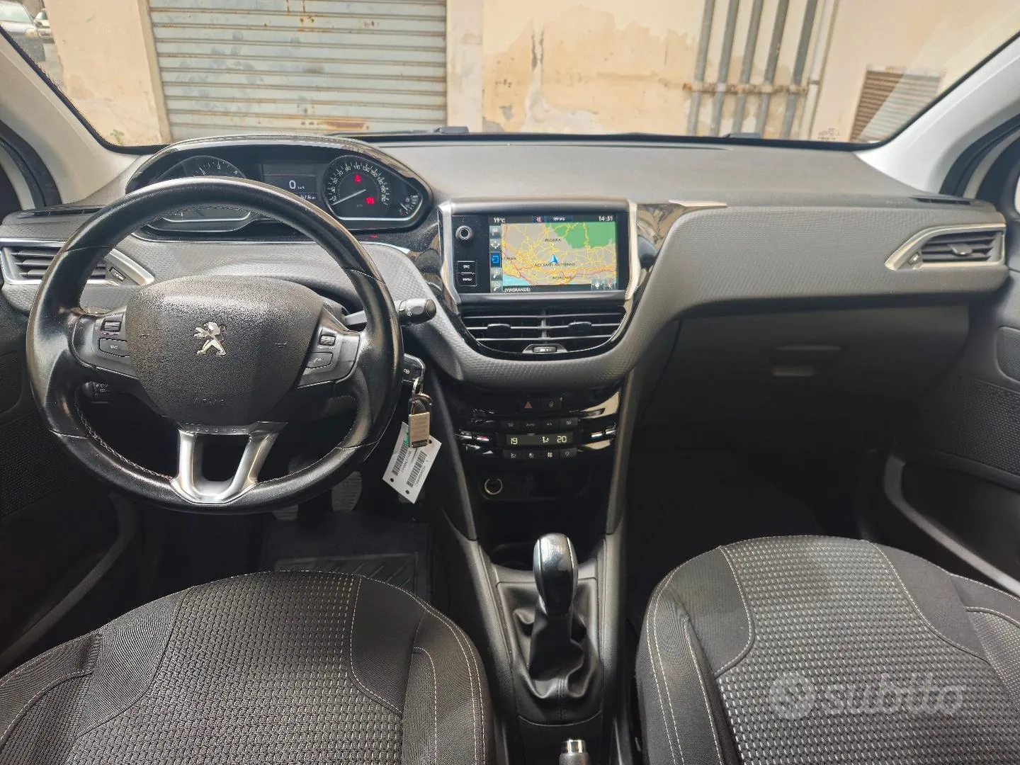 Peugeot 208 2016 photo 2