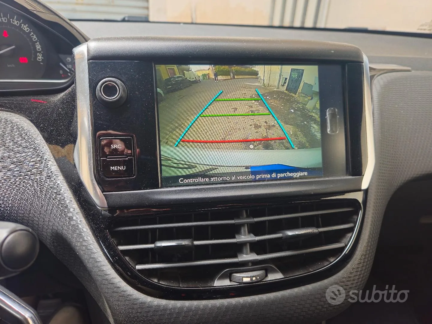 Peugeot 208 2016 photo 3