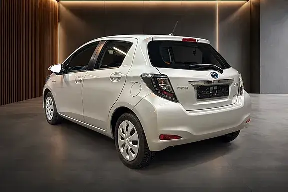 Toyota Yaris 2012 photo 3