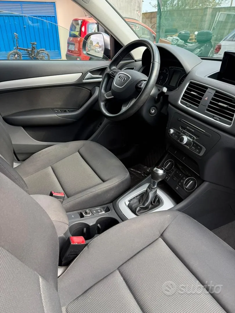 Audi Q3 2018 photo 2