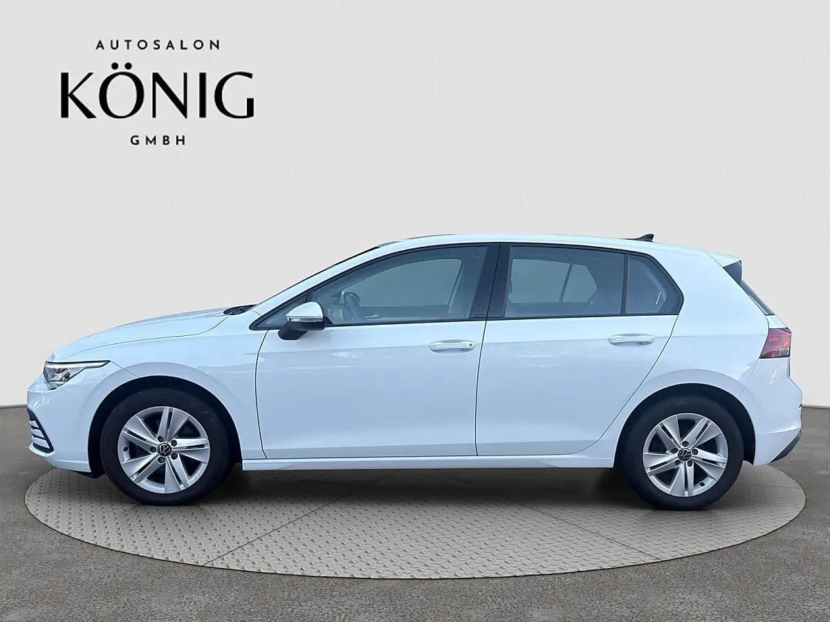 Volkswagen Golf 2023 photo 2