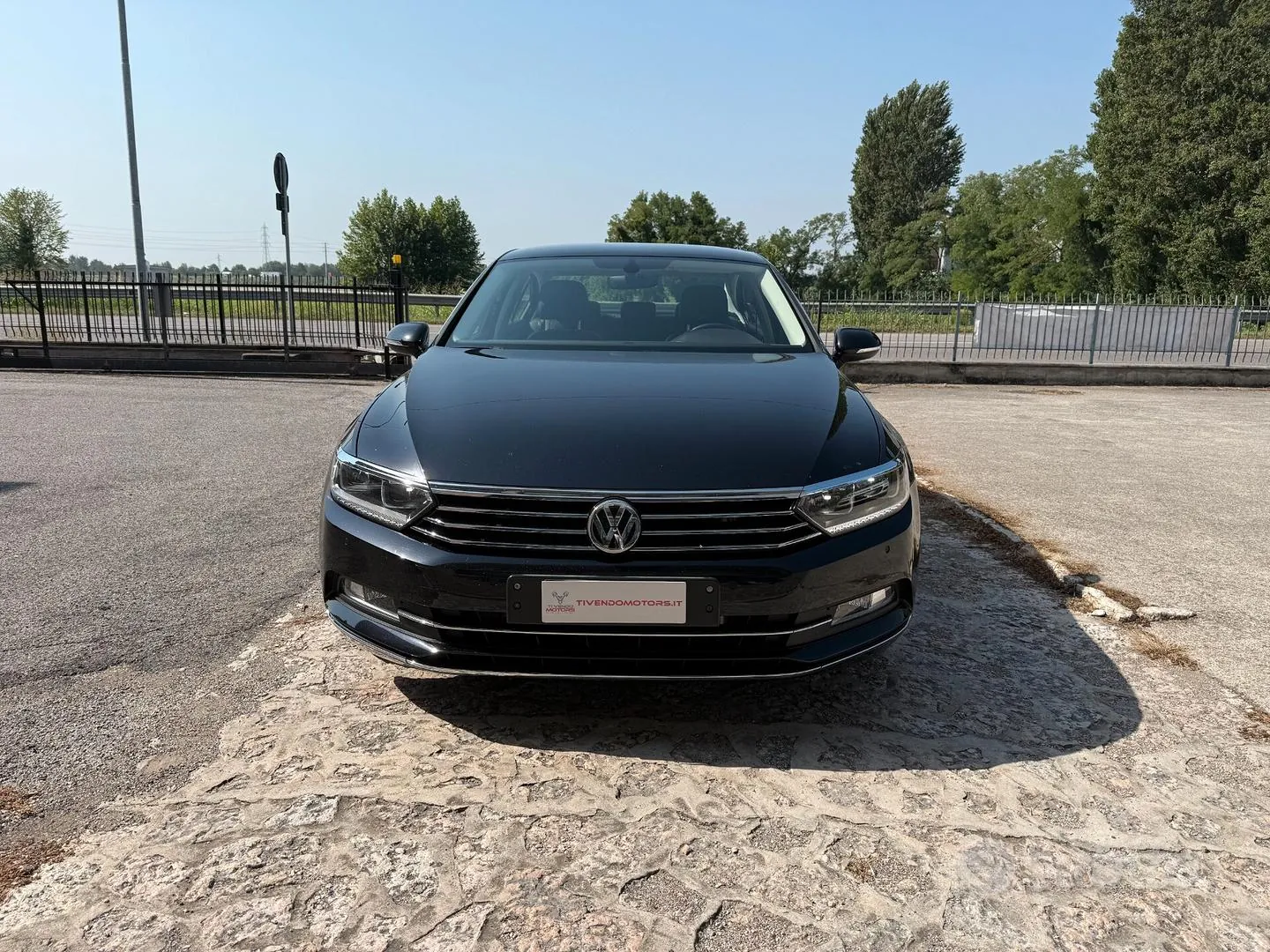 Volkswagen Passat 2017 photo 2