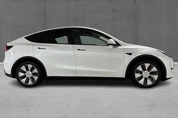 Tesla Model Y 2024 photo 4