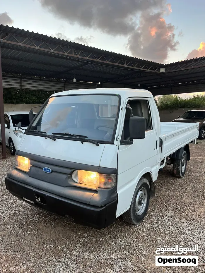 Mazda 323 2001 photo 4