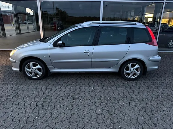 Peugeot 206 2006 photo 2