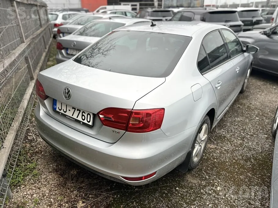 Volkswagen Jetta 2013 photo 3