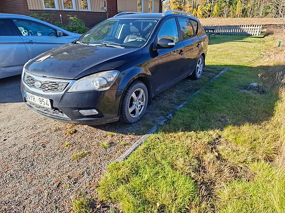 Kia Ceed 2011 photo 2