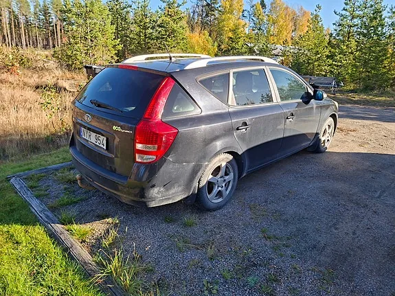Kia Ceed 2011 photo 3