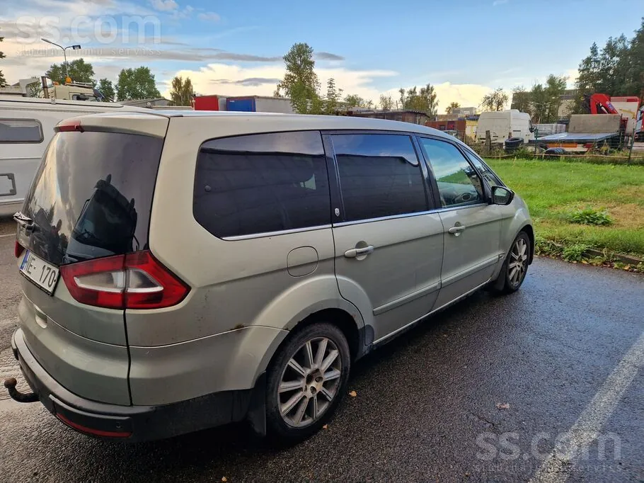 Ford Galaxy 2009 photo 2