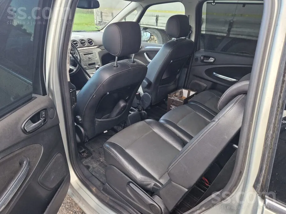 Ford Galaxy 2009 photo 3
