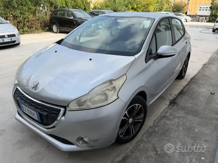Peugeot 208