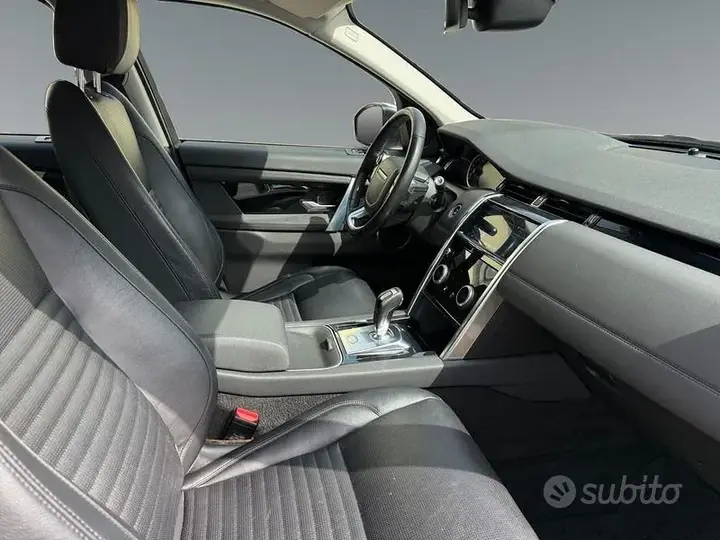 Land Rover Discovery Sport 2020 photo 3