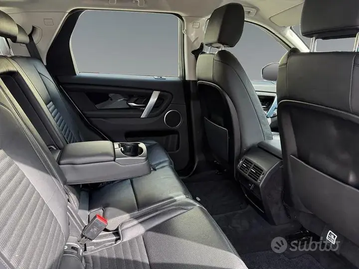 Land Rover Discovery Sport 2020 photo 5