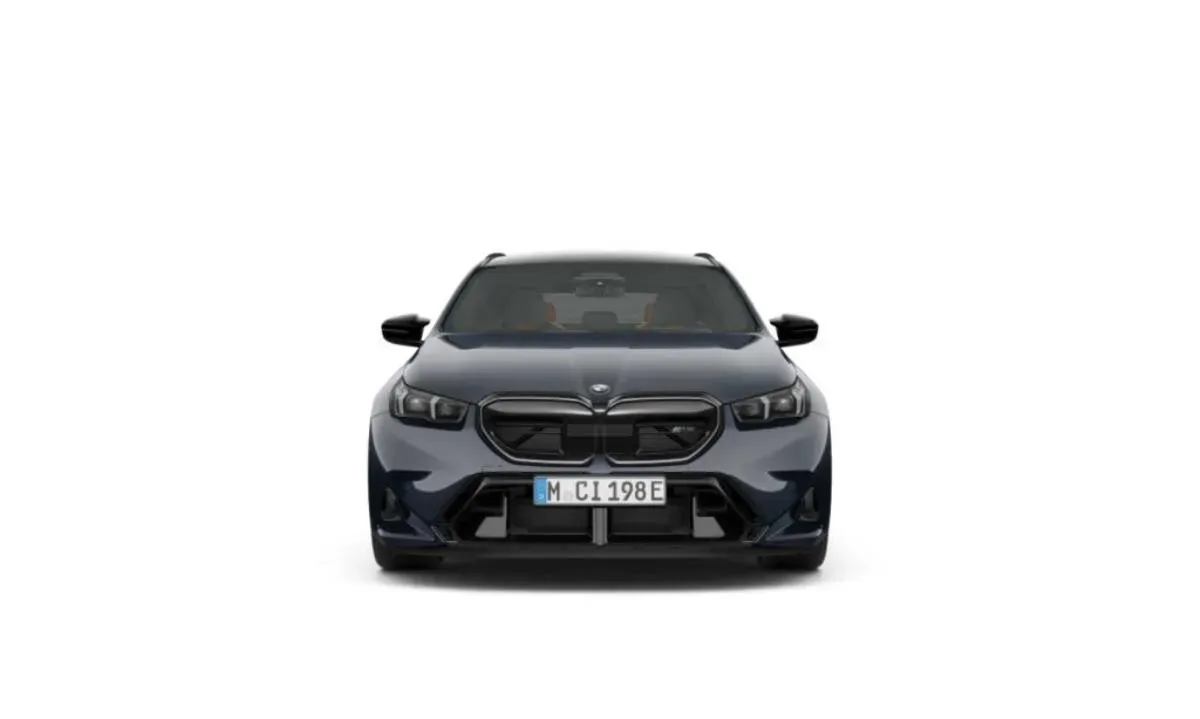 BMW 5 Series photo 2