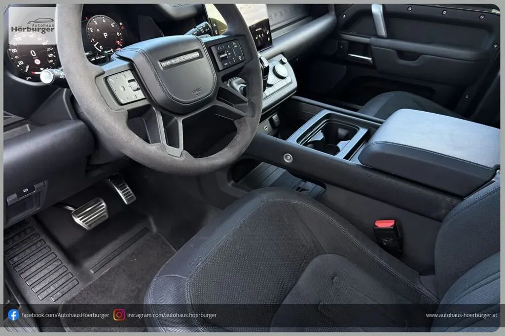 Land Rover Defender 2023 photo 2