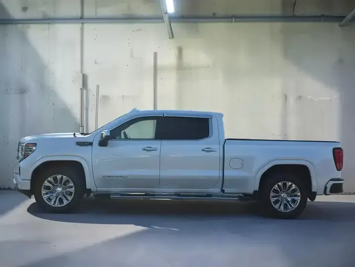 GMC Sierra 1500 2023 photo 2