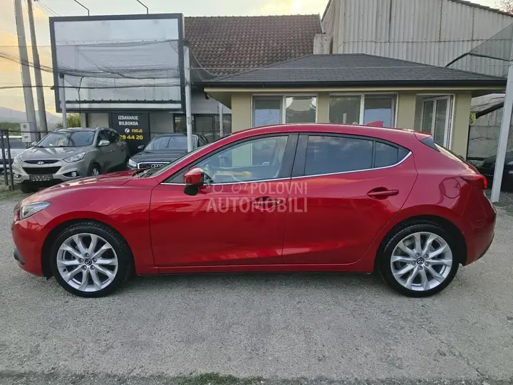 Mazda 3 2016 photo 3