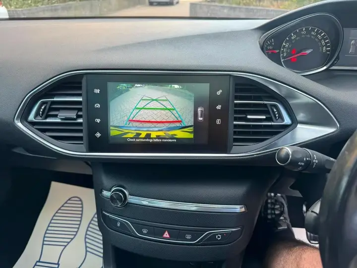 Peugeot 308 2014 photo 4