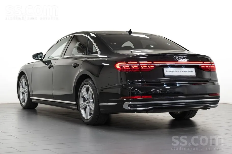 Audi A8 2022 photo 3