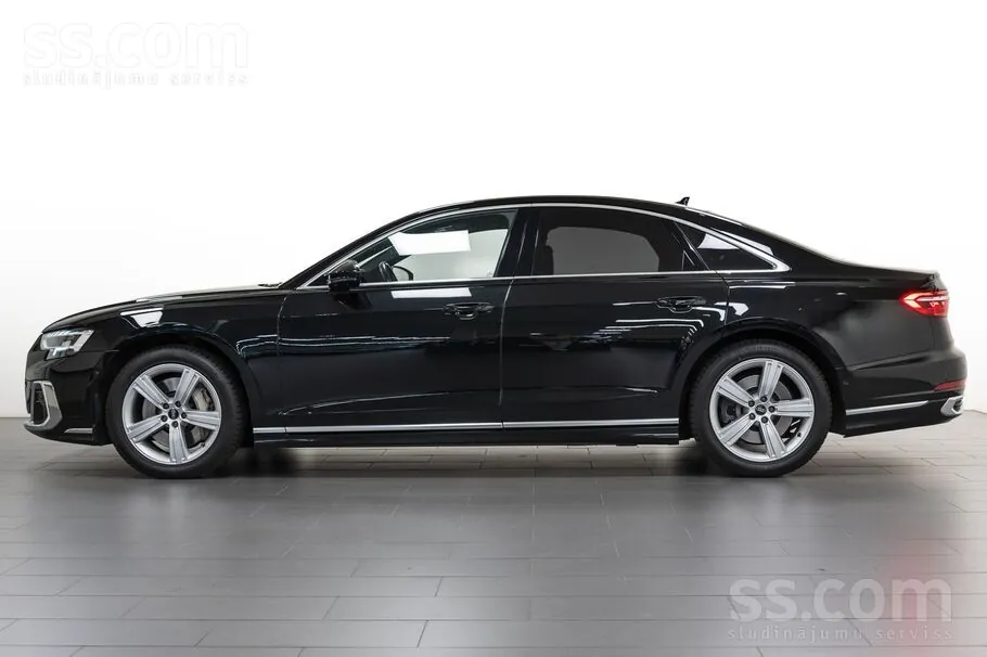 Audi A8 2022 photo 2