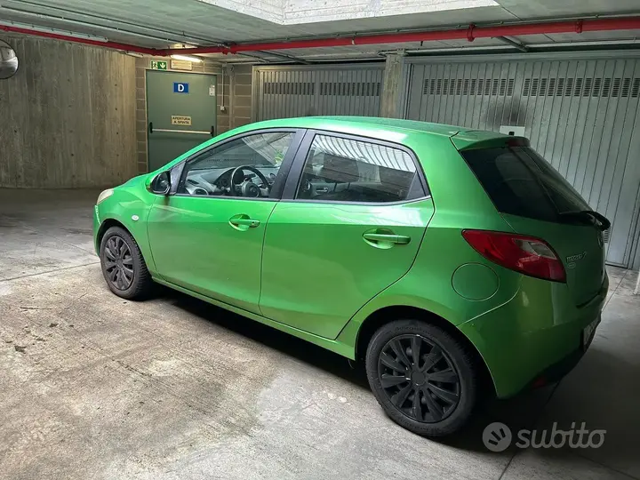 Mazda Mazda2 2009 photo 5