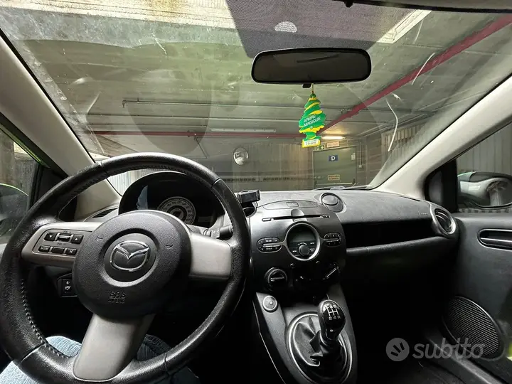 Mazda Mazda2