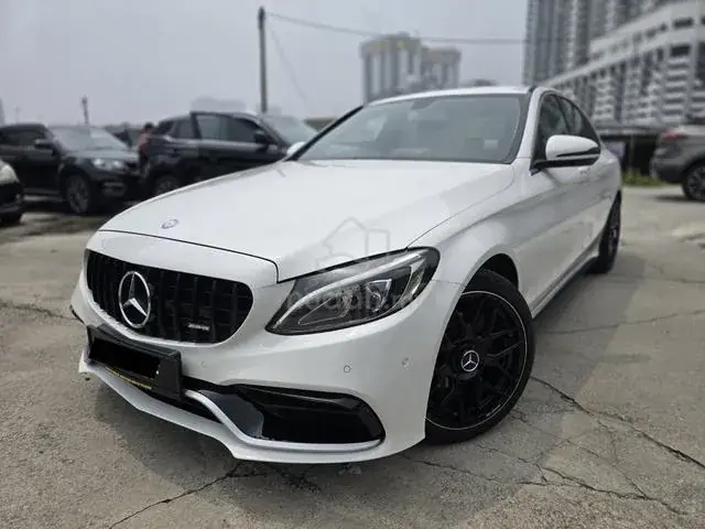 Mercedes-Benz C180