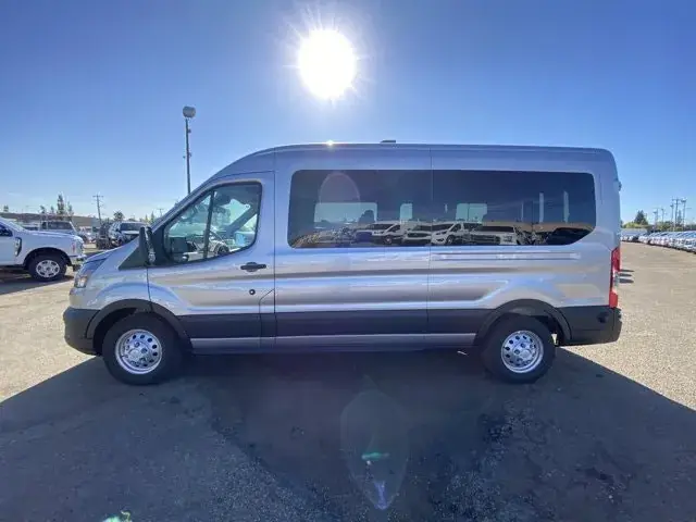 Ford Transit Passenger Wagon 2027 photo 4