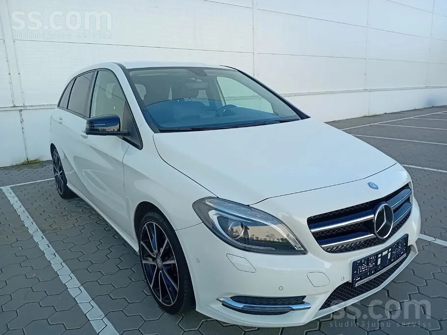 Mercedes-Benz B180 2014 photo 5